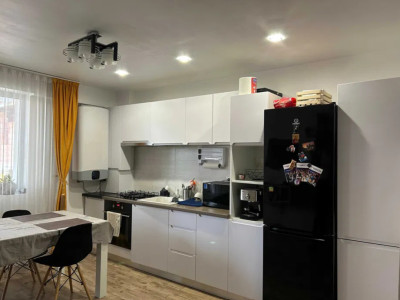 3 camere , 60 mp,  terasa, parcare, zona str. Calea Turzii
