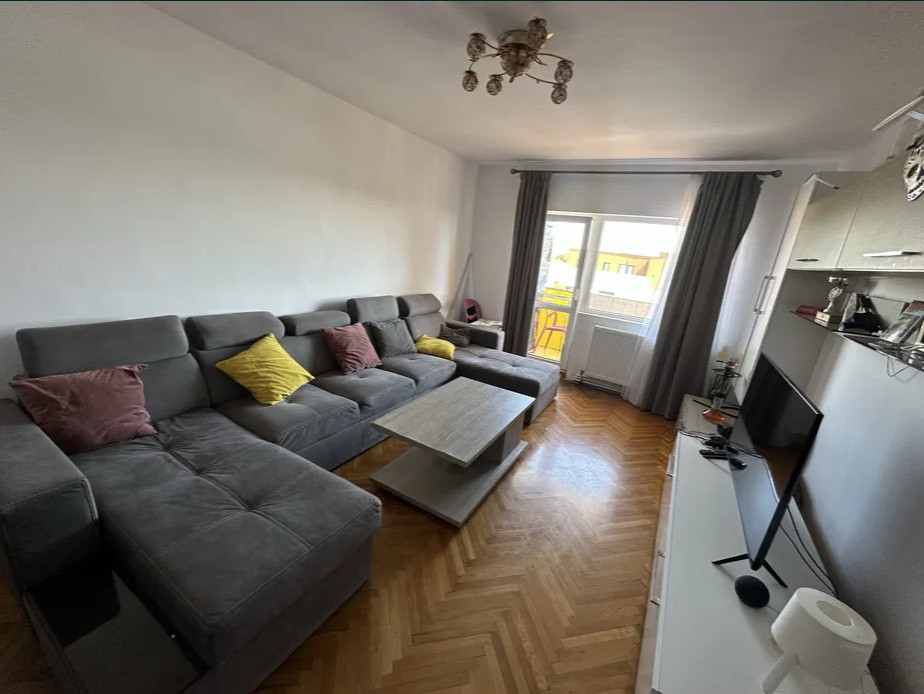 3 camere ,decomandat, 65 mp,  2 balcoane, zona str. Louis Pasteur, Zorilor