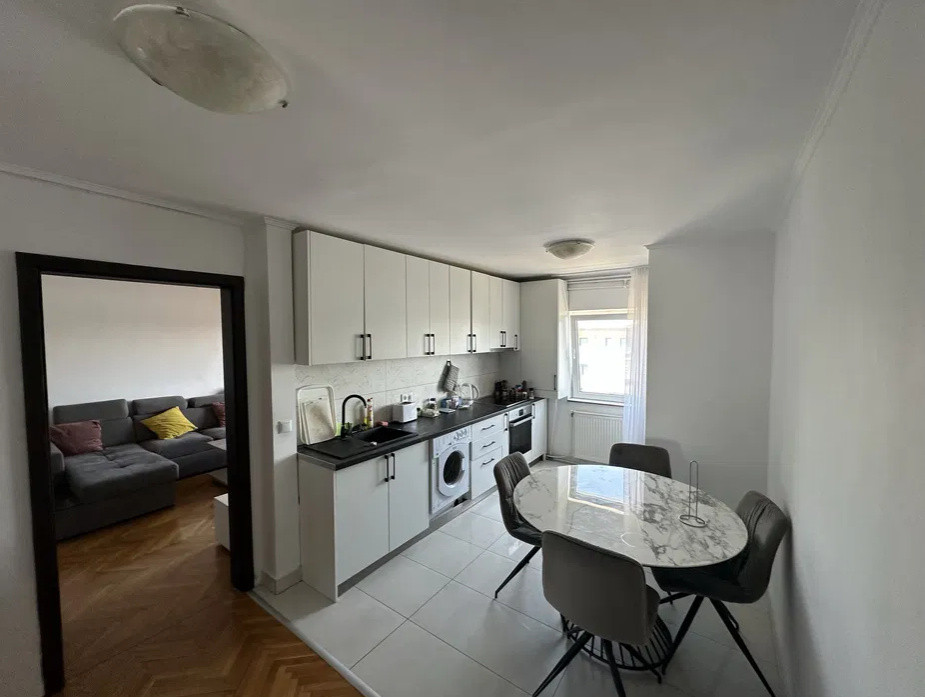 3 camere ,decomandat, 65 mp,  2 balcoane, zona str. Louis Pasteur, Zorilor