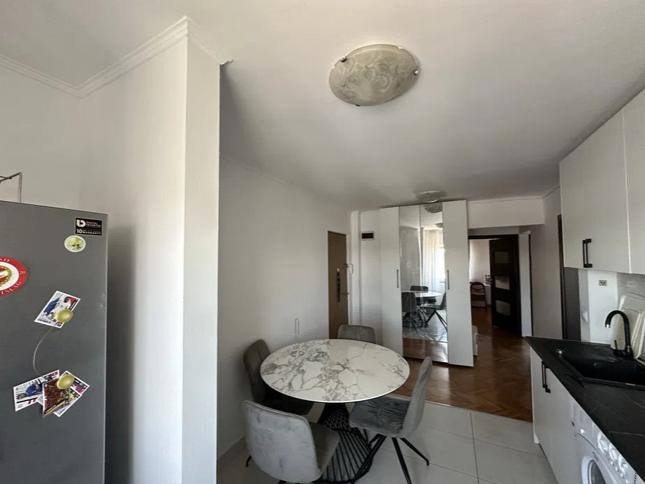 3 camere ,decomandat, 65 mp,  2 balcoane, zona str. Louis Pasteur, Zorilor
