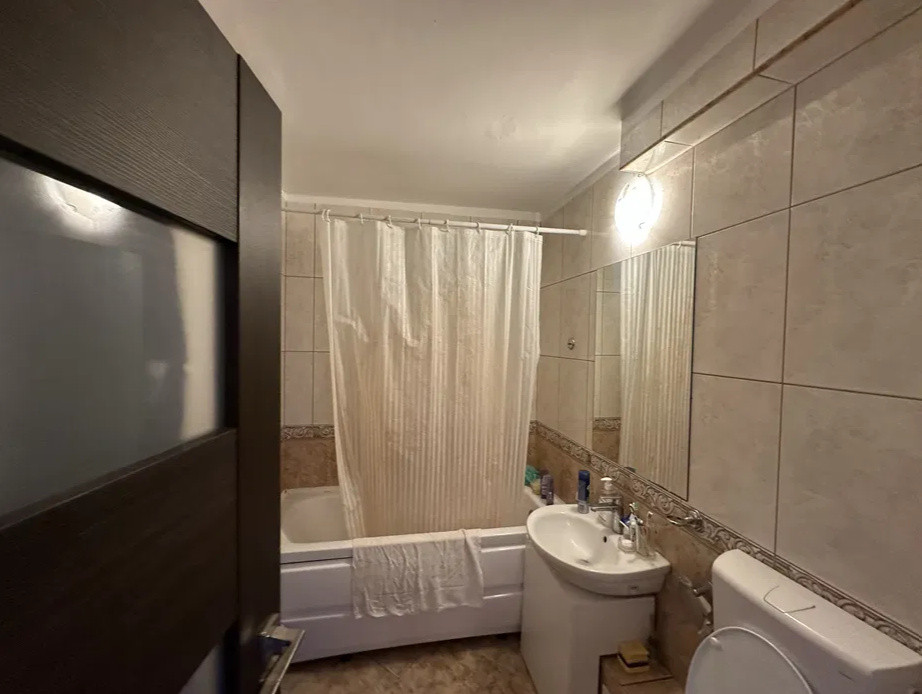 3 camere ,decomandat, 65 mp,  2 balcoane, zona str. Louis Pasteur, Zorilor