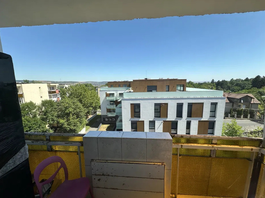 3 camere ,decomandat, 65 mp,  2 balcoane, zona str. Louis Pasteur, Zorilor
