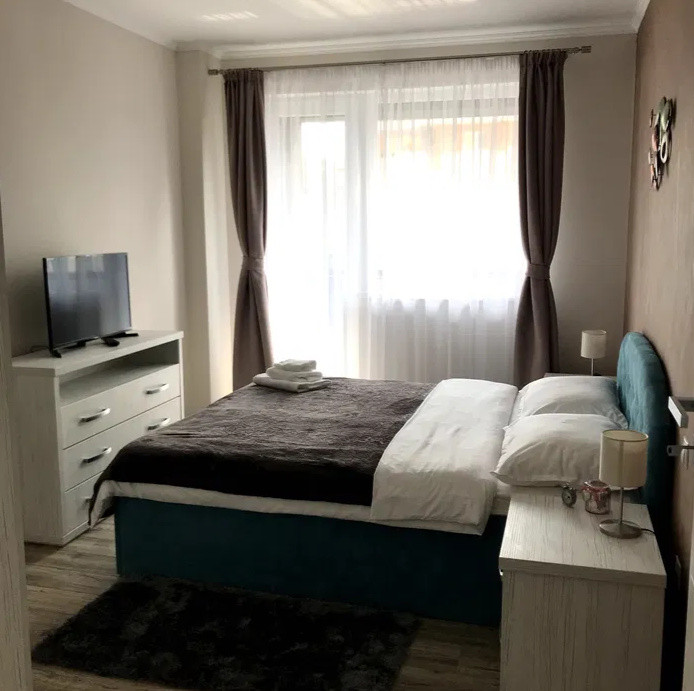 3 camere, LUX, 68 mp,  terasa, zona Platinia, Semicentral