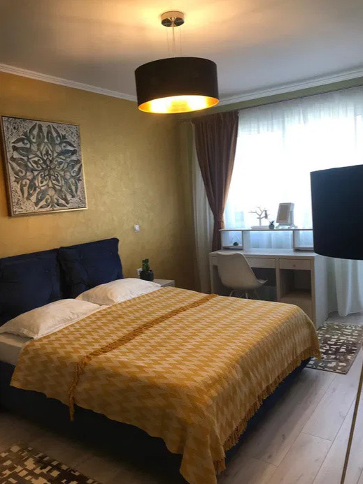 3 camere ,LUX, 85 mp,  terasa, parcare, zona str. Calea manastur, Semicentral