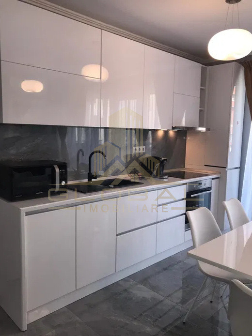 3 camere ,LUX, 85 mp,  terasa, parcare, zona str. Calea manastur, Semicentral