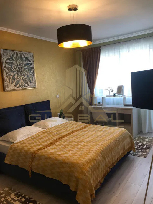 3 camere ,LUX, 85 mp,  terasa, parcare, zona str. Calea manastur, Semicentral