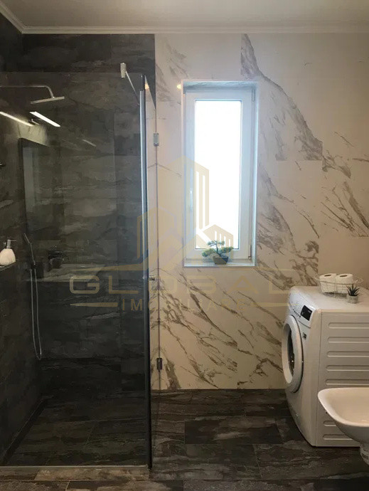 3 camere ,LUX, 85 mp,  terasa, parcare, zona str. Calea manastur, Semicentral