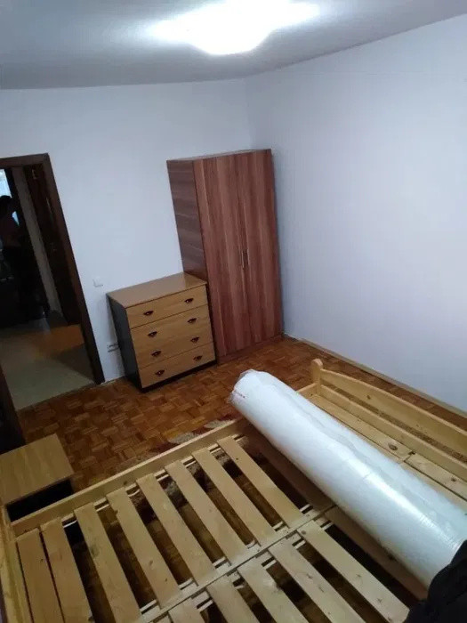3 camere ,60 mp, balcon, zona str.Aleea vlahuta, Grigorescu