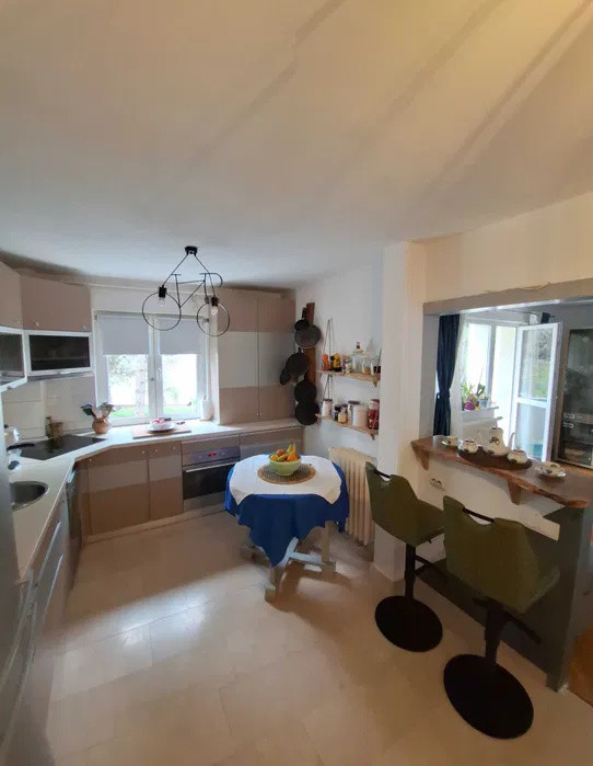 3 camere ,et.2, 67 mp, balcon, zona  1 Decembrie, Grigorescu