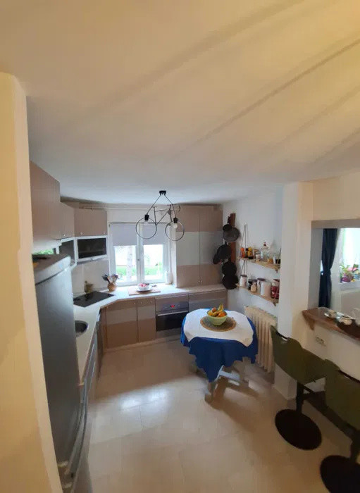 3 camere ,et.2, 67 mp, balcon, zona  1 Decembrie, Grigorescu