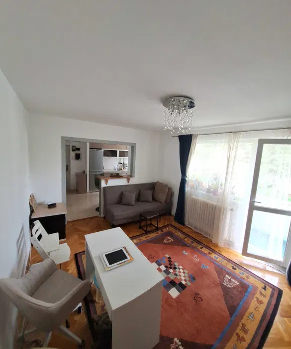 3 camere ,et.2, 67 mp, balcon, zona  1 Decembrie, Grigorescu