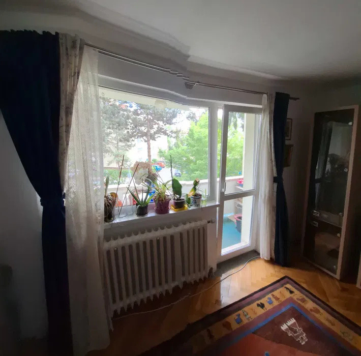 3 camere ,et.2, 67 mp, balcon, zona  1 Decembrie, Grigorescu