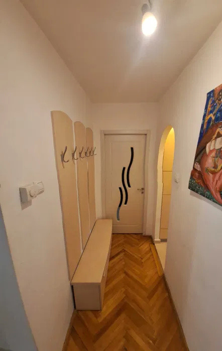 3 camere ,et.2, 67 mp, balcon, zona  1 Decembrie, Grigorescu