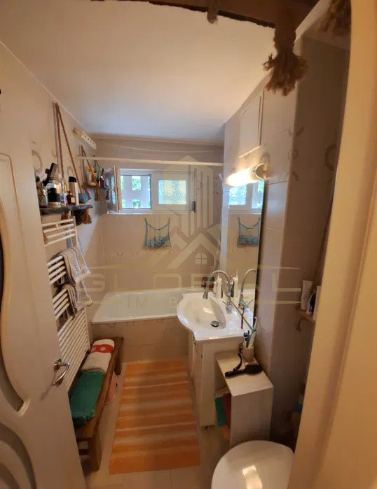 3 camere ,et.2, 67 mp, balcon, zona  1 Decembrie, Grigorescu