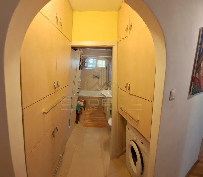 3 camere ,et.2, 67 mp, balcon, zona  1 Decembrie, Grigorescu