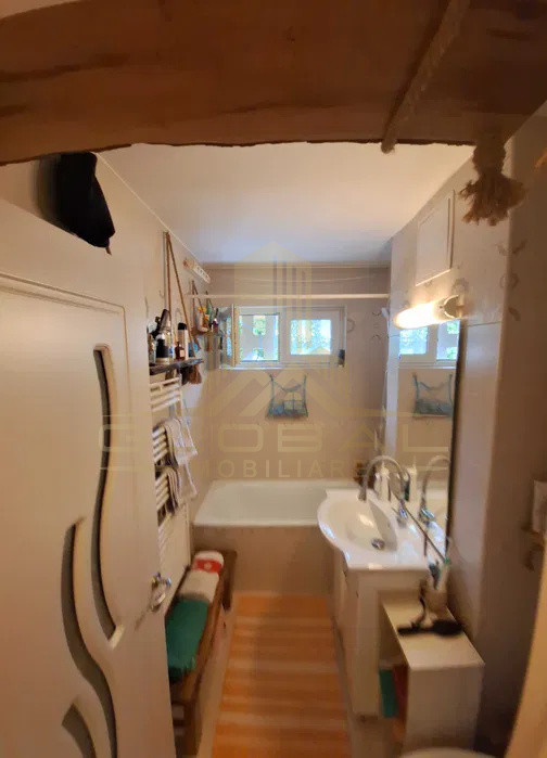 3 camere ,et.2, 67 mp, balcon, zona  1 Decembrie, Grigorescu