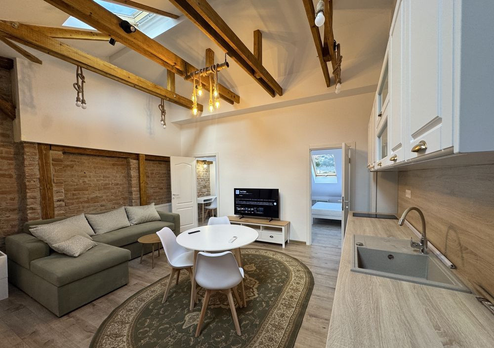3 camere , 55 mp, zona str.Strada Bisericii Ortodoxe , Centru