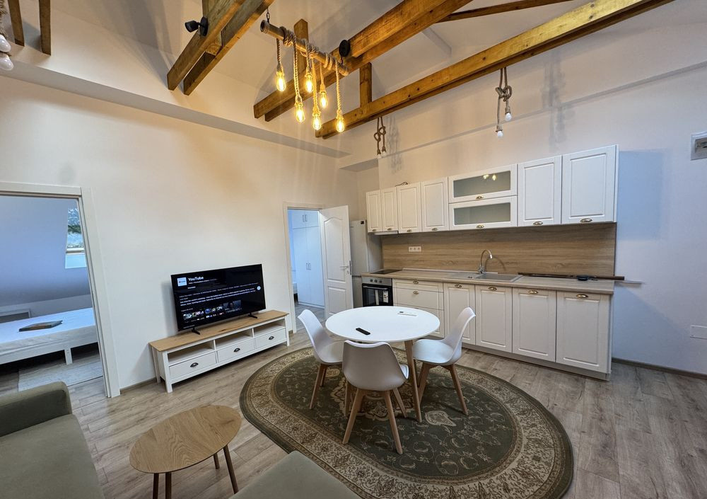 3 camere , 55 mp, zona str.Strada Bisericii Ortodoxe , Centru
