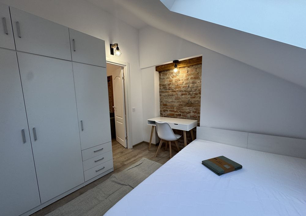 3 camere , 55 mp, zona str.Strada Bisericii Ortodoxe , Centru