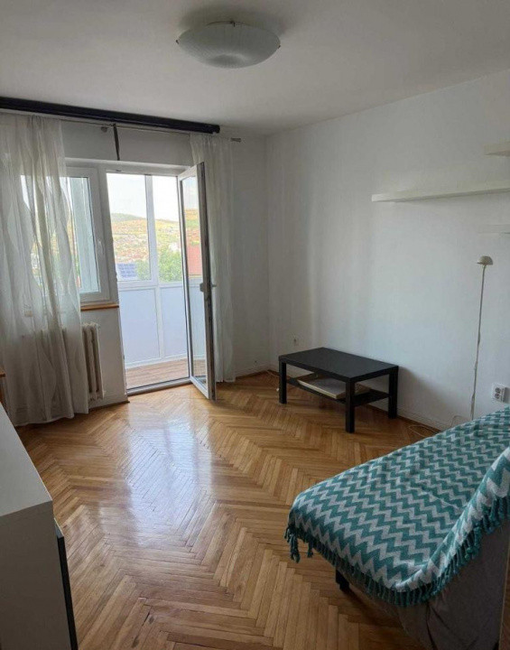 2 camere ,decomandat, 36 mp,  parcare, zona str.Gruia , Gruia