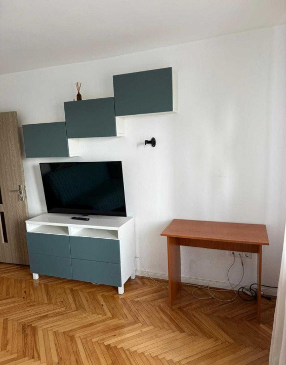 2 camere ,decomandat, 36 mp,  parcare, zona str.Gruia , Gruia