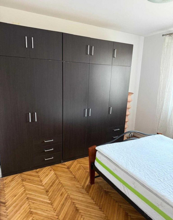 2 camere ,decomandat, 36 mp,  parcare, zona str.Gruia , Gruia