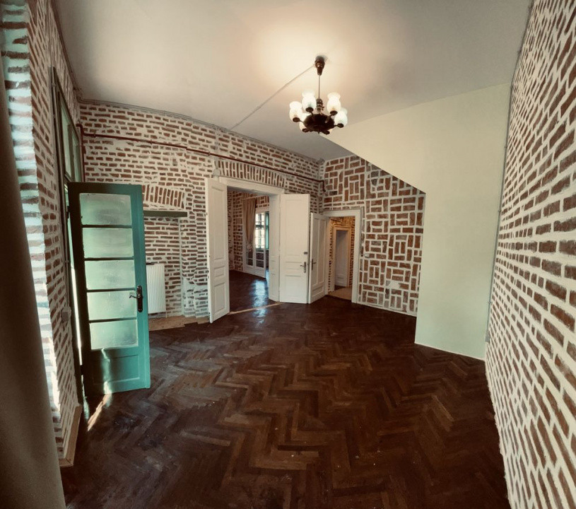 3 camere ,decomandat, 118 mp, curte, parcare, zona str.Gruia, Semicentral