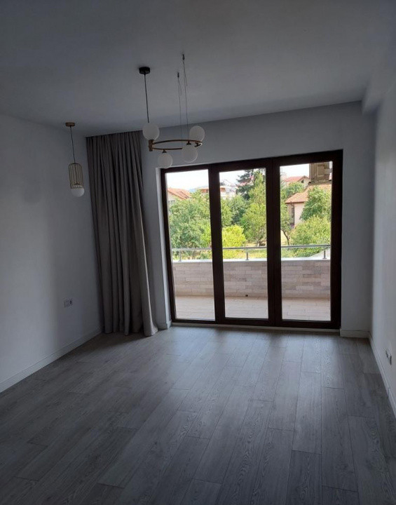 4 camere , 150 mp,  terasa, zona str.Titulescu Gheorgheni