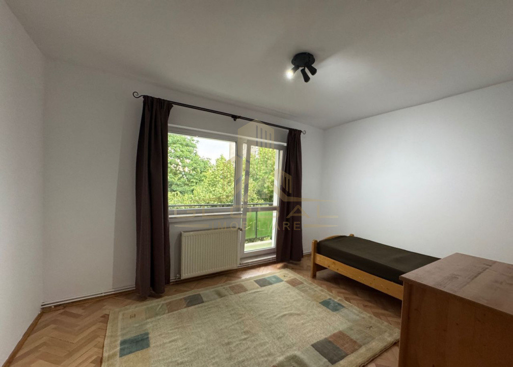 3 camere ,decomandat, 70 mp,  terasa, zona Bulevardul 1 decembrie, Grigorescu