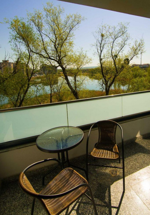 2 camere ,decomandat, 37 mp,  terasa, parcare, zona Park Lake, Intre Lacuri
