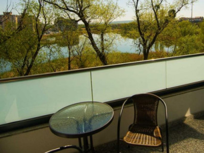 2 camere ,decomandat, 37 mp,  terasa, parcare, zona Park Lake, Intre Lacuri