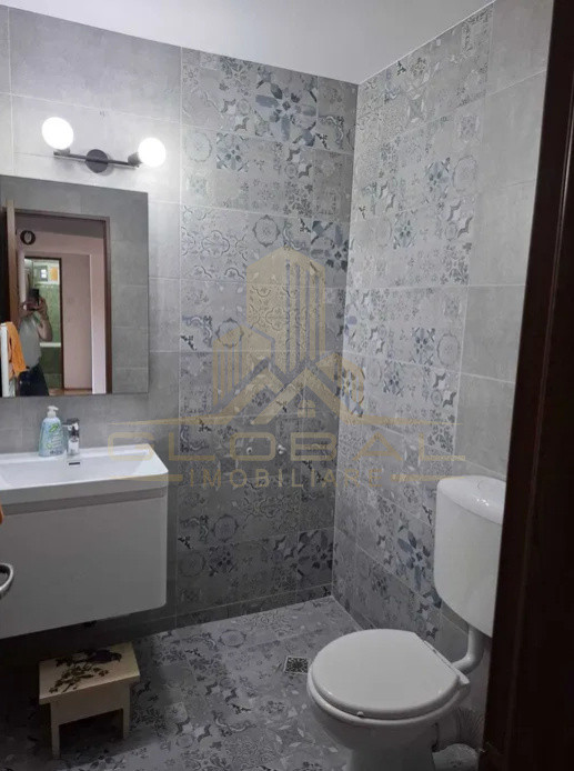 4 camere ,decomandat, 77 mp,  2 bai, 2 balcoane, zona str.Viilor, Zorilor