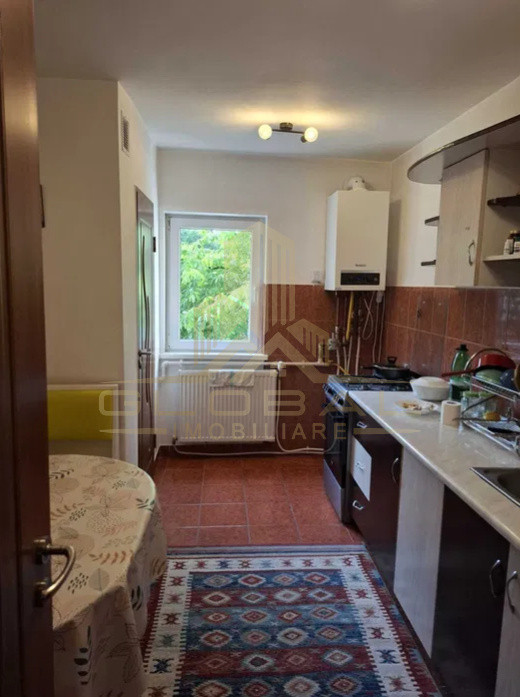 4 camere ,decomandat, 77 mp,  2 bai, 2 balcoane, zona str.Viilor, Zorilor