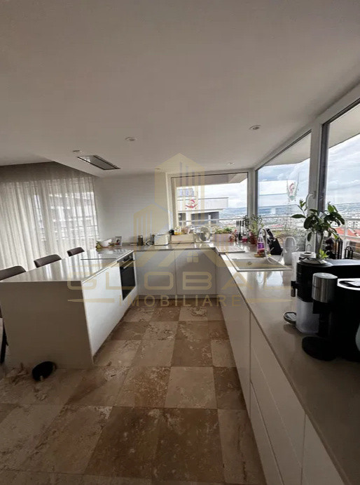 5 camere,  210 mp,  terasa 260 mp, 2 parcari, zona str. Buna Ziua, Buna-Ziua