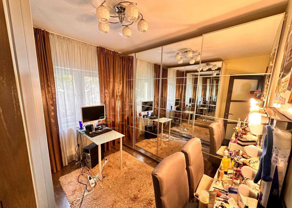 4 camere ,decomandat, 81 mp,  balcon, zona str.Agricultorilor, Manastur