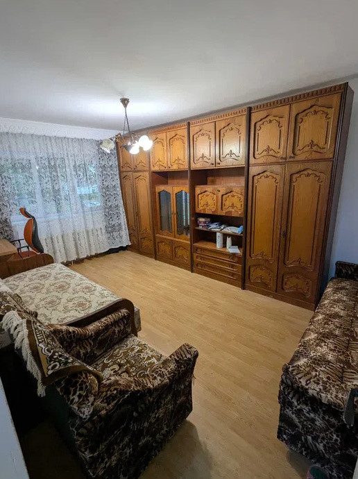 4 camere ,decomandat, 78 mp,  balcon, 2 bai, zona Manastur