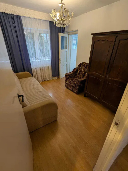 4 camere ,decomandat, 78 mp,  balcon, 2 bai, zona Manastur