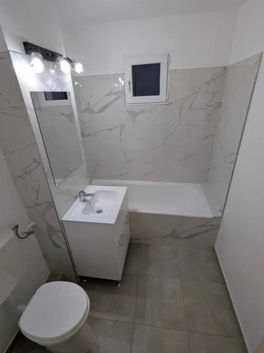 4 camere ,decomandat, 78 mp,  balcon, 2 bai, zona Manastur