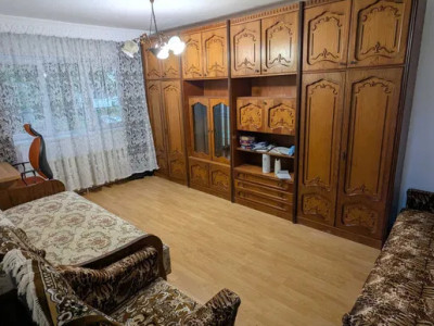 4 camere ,decomandat, 78 mp,  balcon, 2 bai, zona Manastur