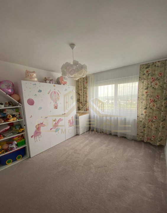 4 camere, LUX, 121 mp,  3 balcoane, 3 parcaro, zona str. Traian Vuia, Aeroport