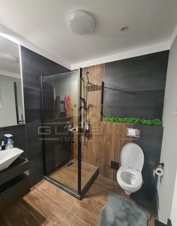 4 camere, LUX, 121 mp,  3 balcoane, 3 parcaro, zona str. Traian Vuia, Aeroport