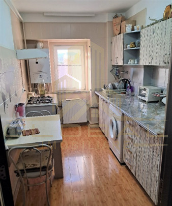 3 camere, decomandat, 70 mp,  2 balcoane, 2 bai,  zona Expo, Marasti