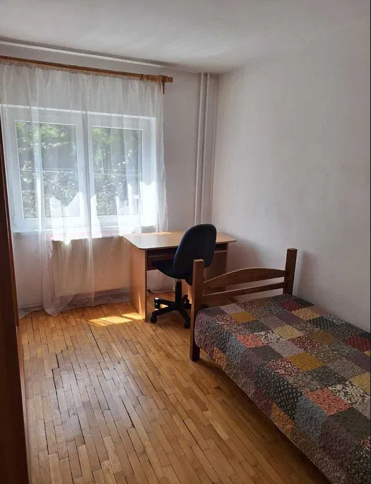 4 camere, decomandat, 79 mp,  2 bai, parcare, zona str.Jupiter, Zorilor