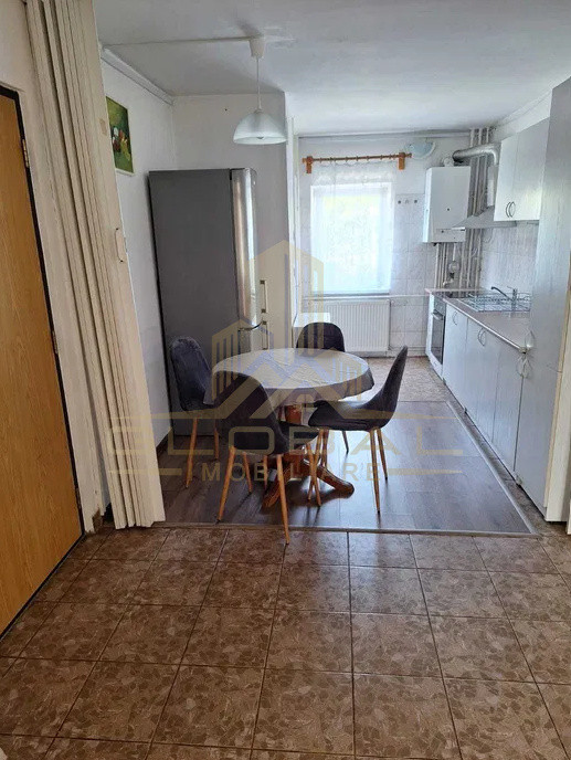 4 camere, decomandat, 79 mp,  2 bai, parcare, zona str.Jupiter, Zorilor