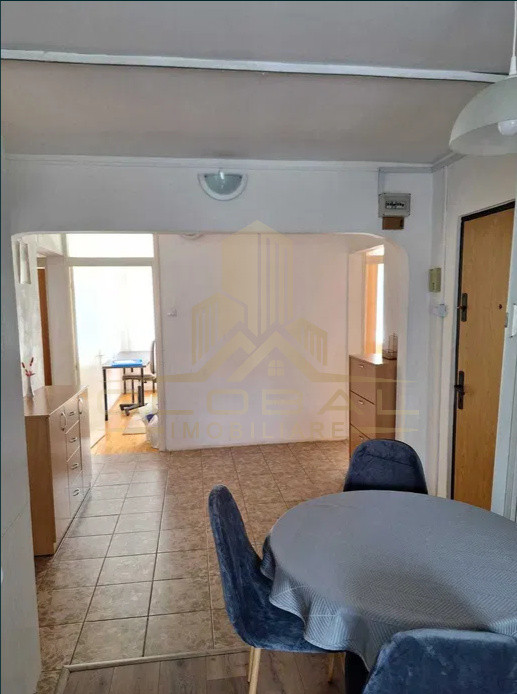 4 camere, decomandat, 79 mp,  2 bai, parcare, zona str.Jupiter, Zorilor