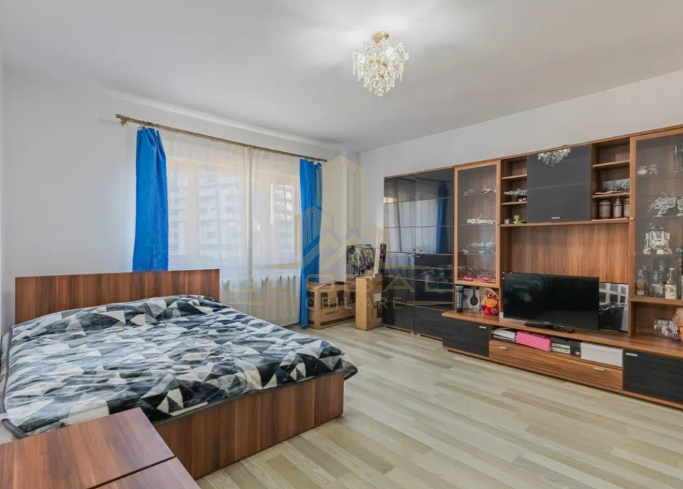 3 camere ,decomandat, 72 mp,  balcon, 2 bai, zona str.Calea Dorobatilor, 