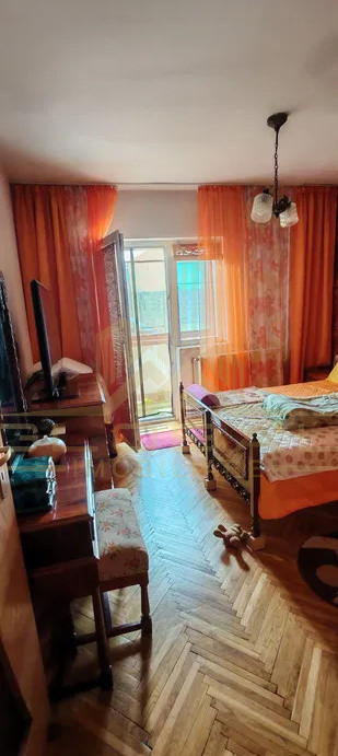 3 camere, decomandat, 72 mp,  2 balcoane, 2 bai, zona str.Aurel Vlaicu, Marasti