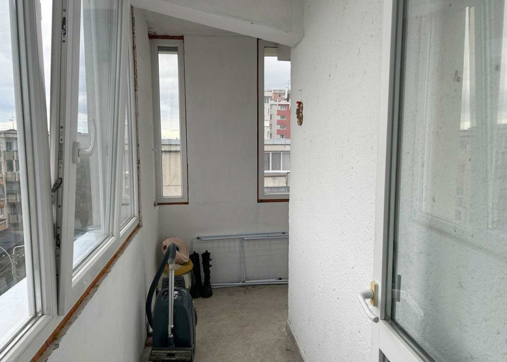 2 camere ,decomandat, 50 mp,  terasa, zona str.Tulcea, Intre Lacuri