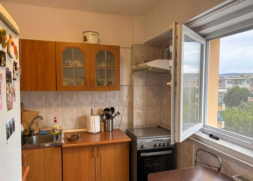 2 camere ,decomandat, 50 mp,  terasa, zona str.Tulcea, Intre Lacuri