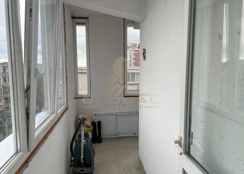 2 camere ,decomandat, 50 mp,  terasa, zona str.Tulcea, Intre Lacuri